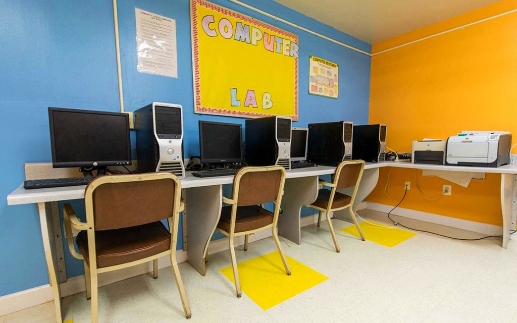 Central Gardens II Computer Lab