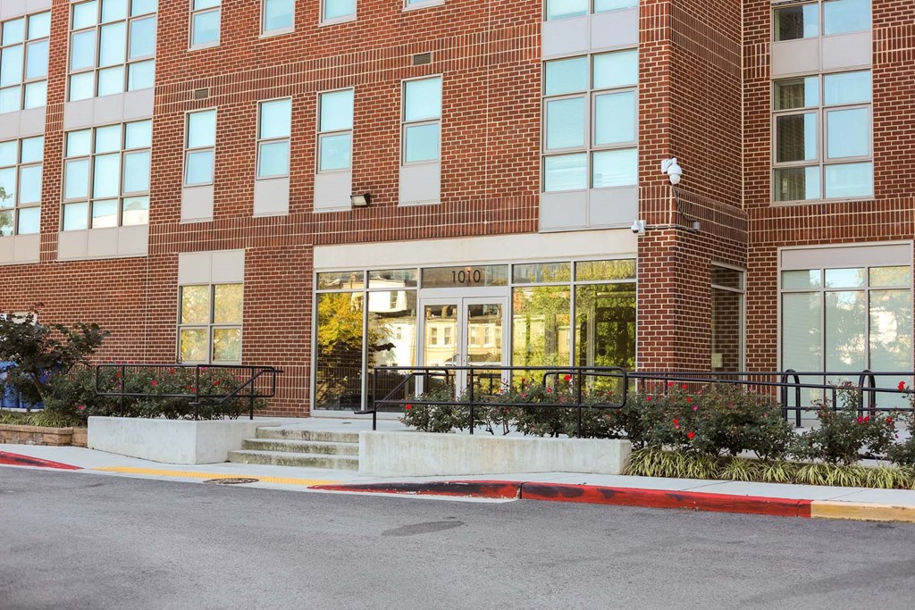 the building in which the hotel is located