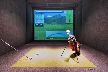 Everlee virtual golf driving range