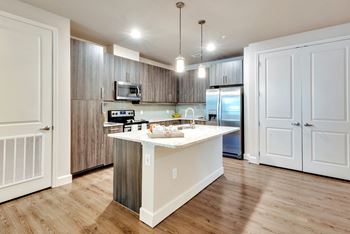 Everlee - Granite countertops