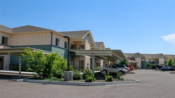 420 E 7th N 1-2 Beds Apartment for Rent - Photo Gallery 6