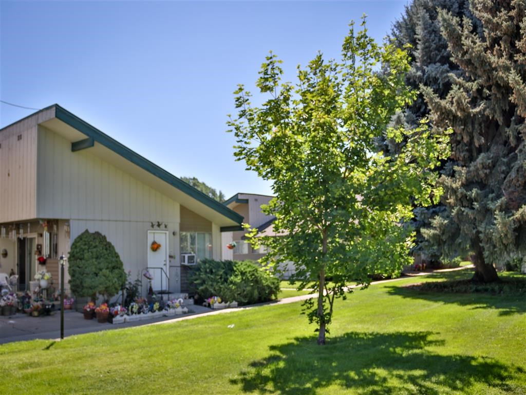 the building where the motel is located