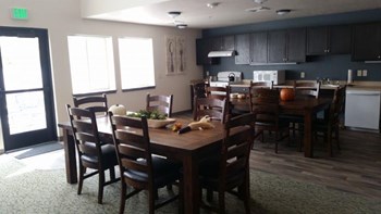920 Bryden Ave 1-2 Beds Apartment for Rent - Photo Gallery 8