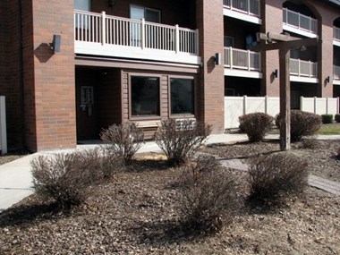 911 E Belmont St 1-2 Beds Apartment for Rent