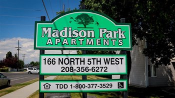 166 N 5th W 2 Beds Apartment for Rent - Photo Gallery 3