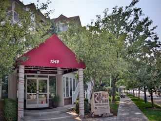 the building in which the hotel is located