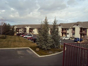 2945 Juniper Dr 1-2 Beds Apartment for Rent - Photo Gallery 6