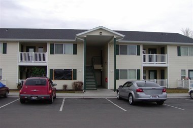 620 Linder Ave 2-4 Beds Apartment for Rent Photo Gallery 1