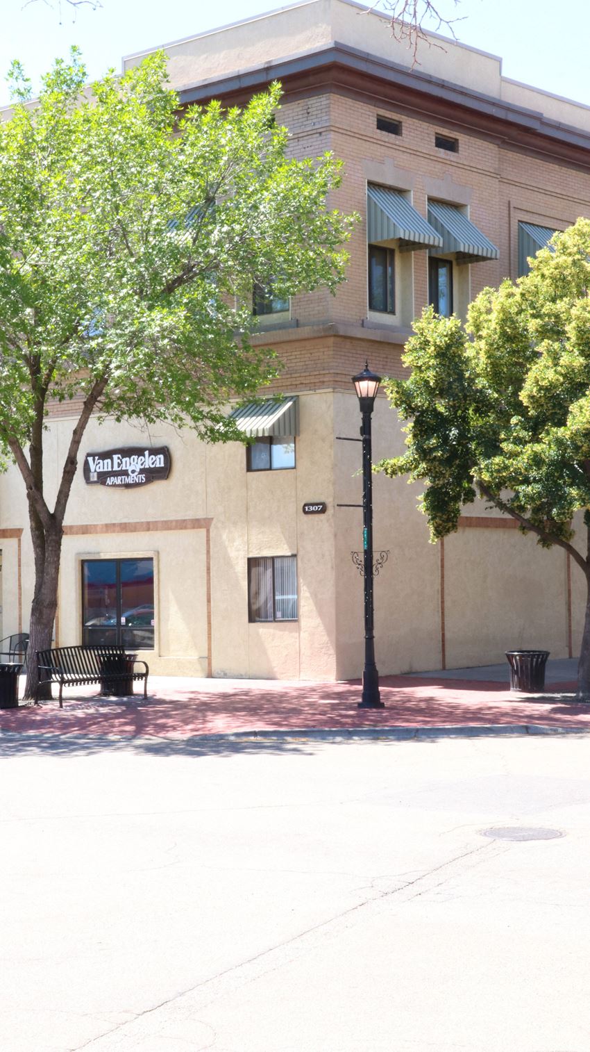 1307 1st St S 1 Bed Apartment for Rent - Photo Gallery