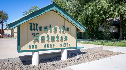the sign for the northeast city park