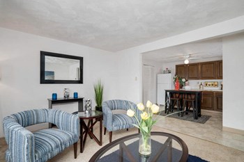 1717 - 1735 Caravelle Dr. 1-2 Beds Apartment for Rent - Photo Gallery 4
