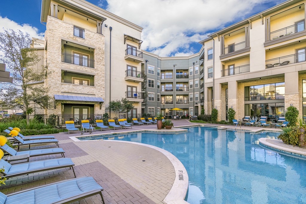 the preserve at ballantyne commons pool and apartment buildings