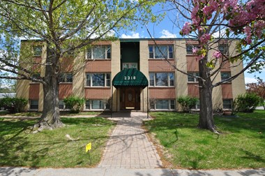 2318 10Th St S 2 Beds Apartment for Rent - Photo Gallery 1