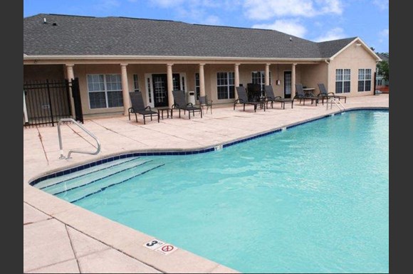 Bristol Downs Apartments 4132 Carmichael Road Montgomery Al Rentcafe