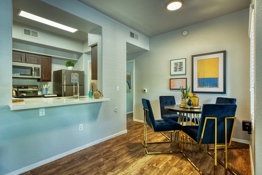 Galleria Palms Model Dining Area