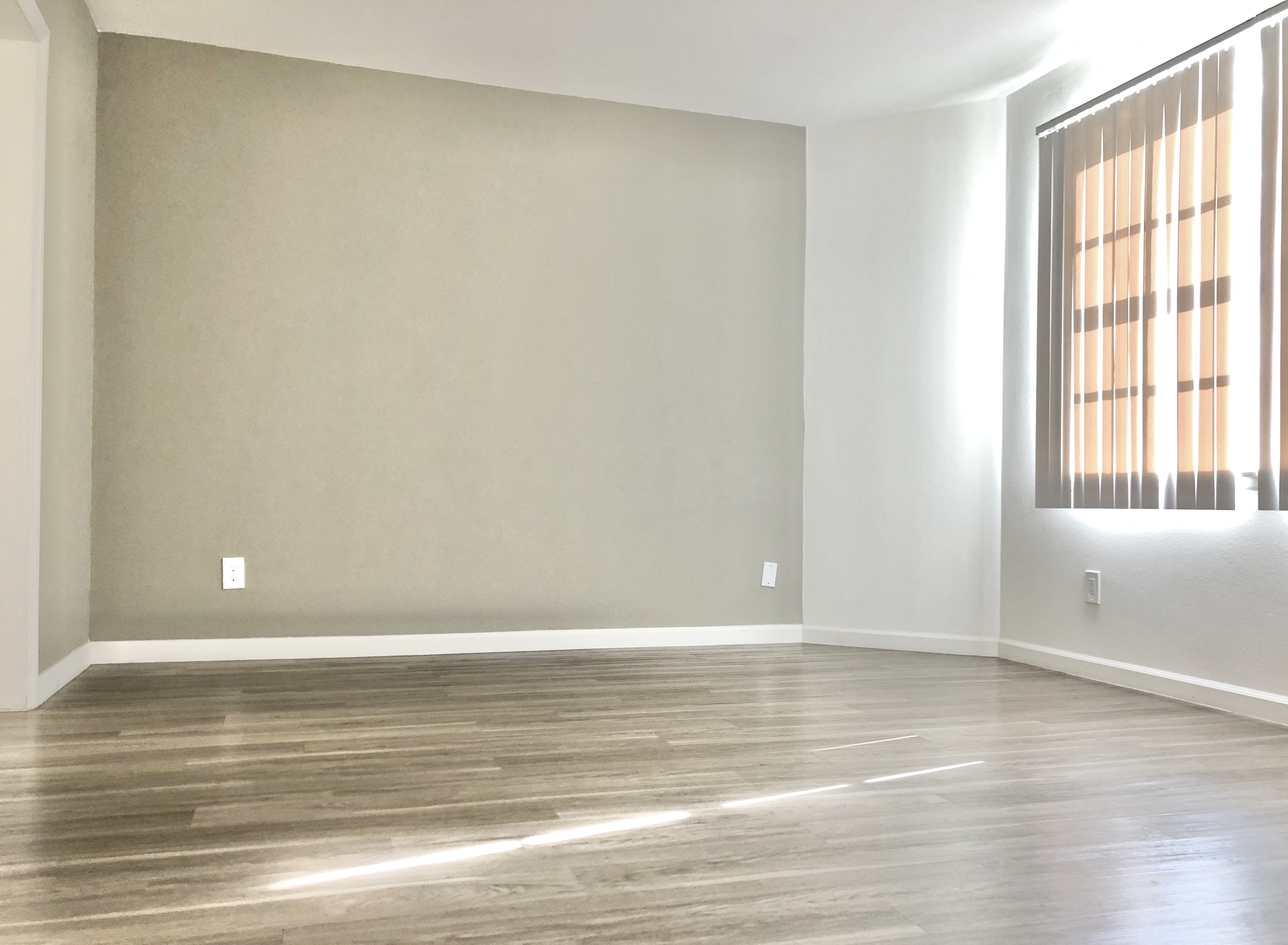 Studio 415 S Alexandria Ave. Apt 1