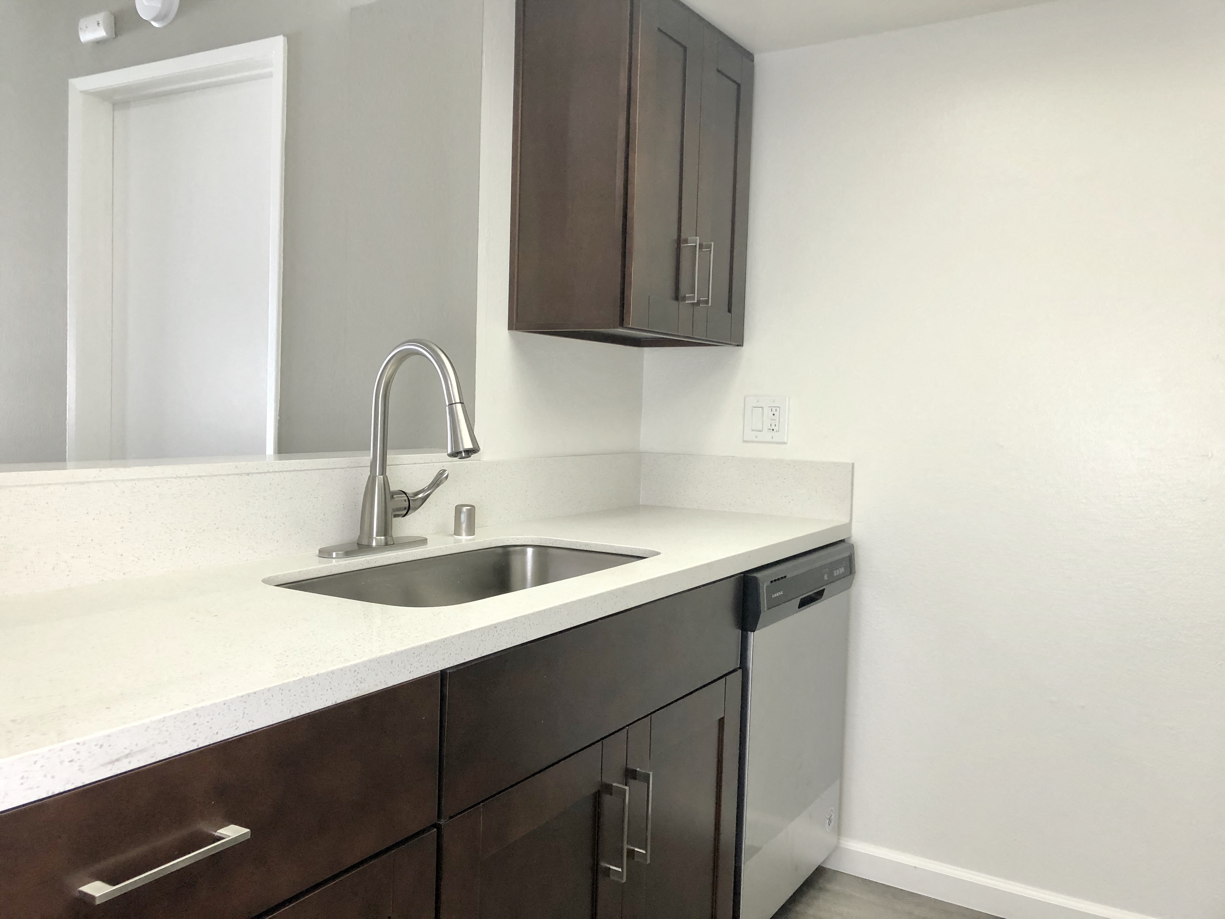 2bd/2ba 1853 Whitley Ave Apt 301