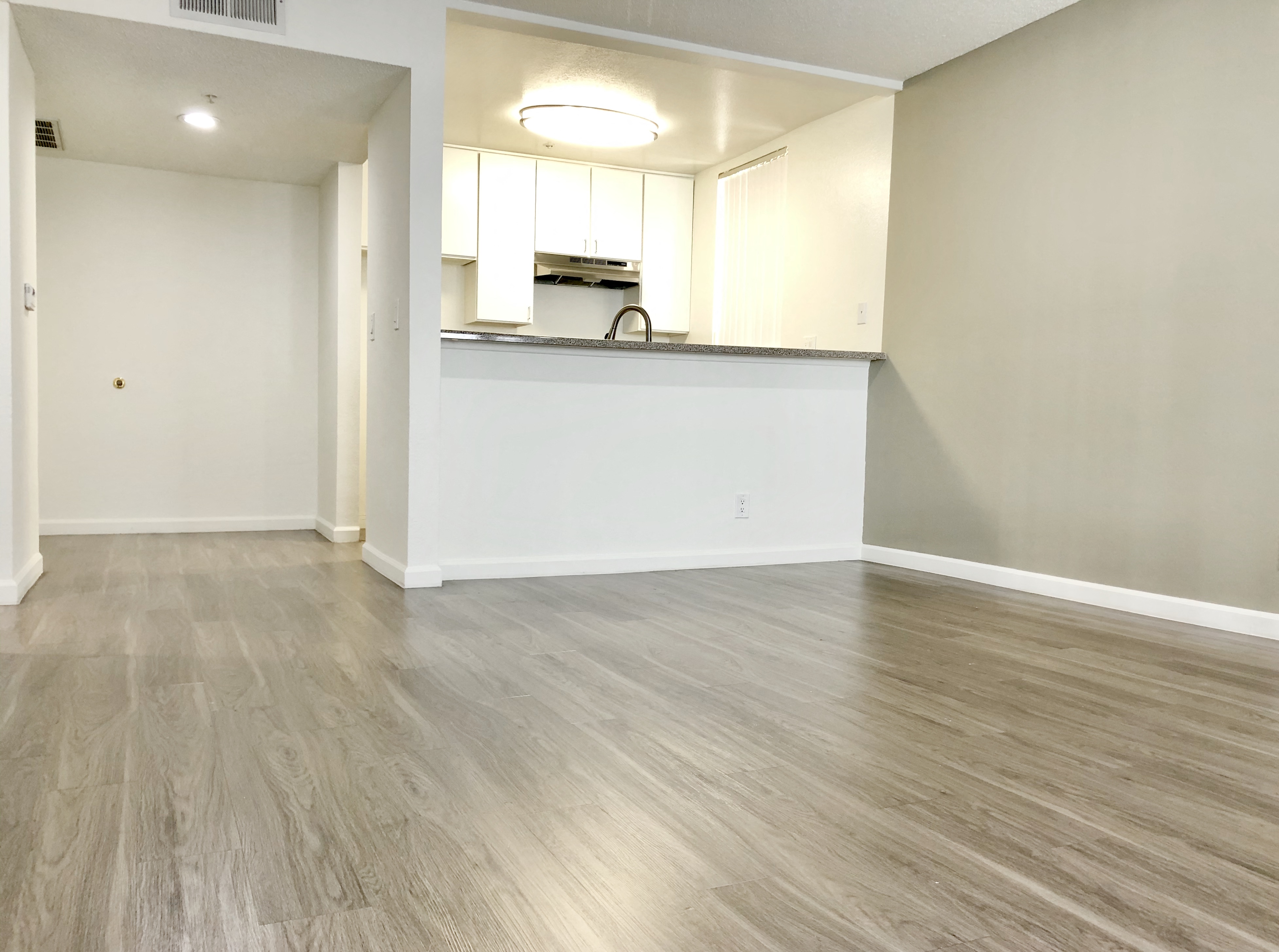Hollywood 1bd/1ba 1853 Whitley Ave