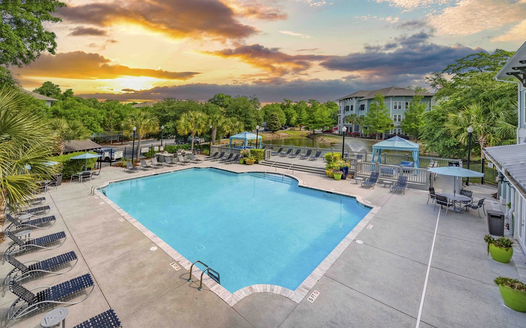 a swimming pool at the resort at glade
