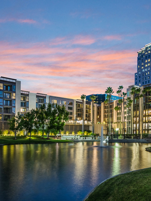 580 Anton Costa Mesa, CA Exterior Lake View