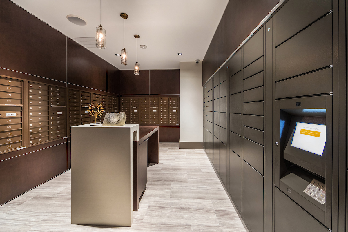 580 Anton Costa Mesa, CA Mailroom