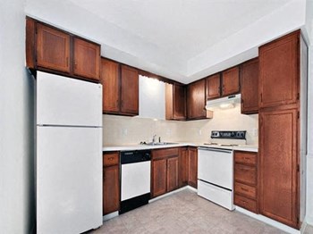 900 Long Blvd. 1-3 Beds Apartment, Home, Townhouse for Rent - Photo Gallery 16