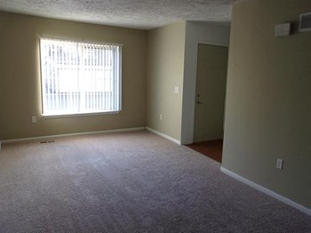 900 Long Blvd. 1-3 Beds Apartment, Home, Townhouse for Rent - Photo Gallery 7