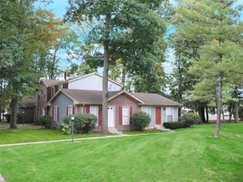 Oakwood Apartments Townhomes 1599 Twin Oaks Dr Toledo Oh Rentcafe