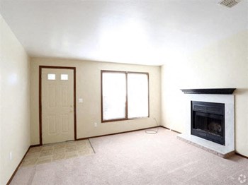 Oakwood Apartments Townhomes 1599 Twin Oaks Dr Toledo Oh Rentcafe