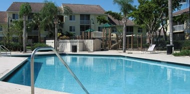 1600 Island Shores Drive 1 Bed Apartment for Rent Photo Gallery 1