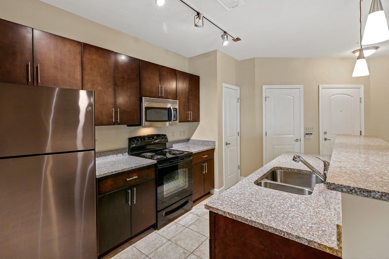 Bright Kitchen at Alexander at Patroon Creek, Albany
