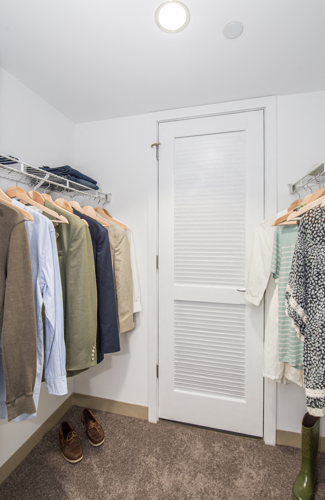 Navona 2BR Up A Closet