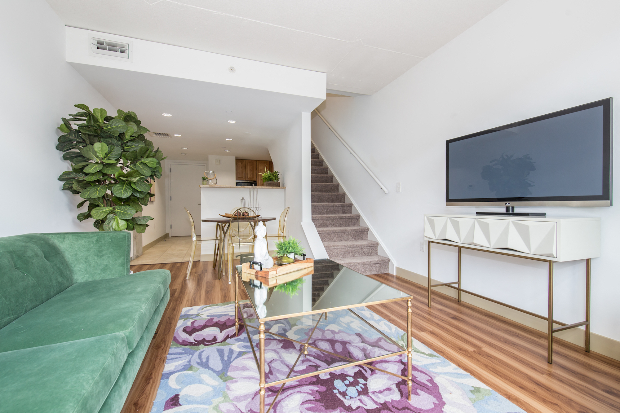 Navona 2BR Up A Living Area (3)