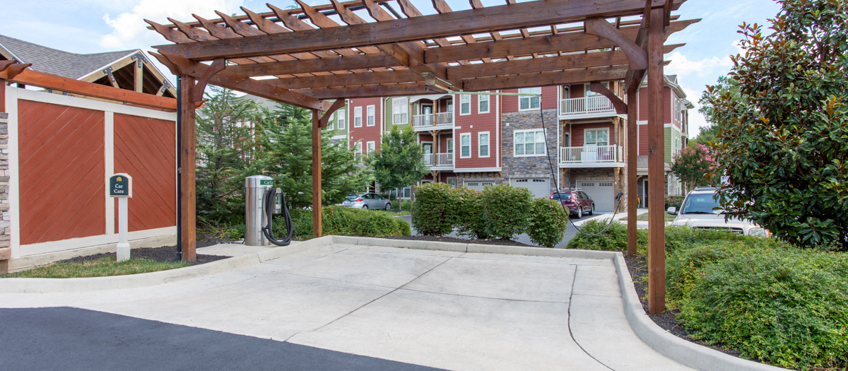 our apartments offer a parking lot with a pergola