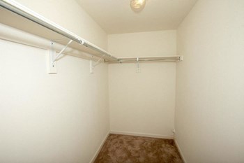 10500 Hayne Blvd 1-2 Beds Apartment for Rent - Photo Gallery 13
