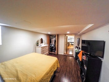 1104 N. Oakley Blvd. Rentals - Chicago, IL - RentCafe