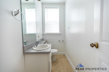 1104 N. Oakley Blvd. 2-3 Beds Apartment for Rent - Photo Gallery 8