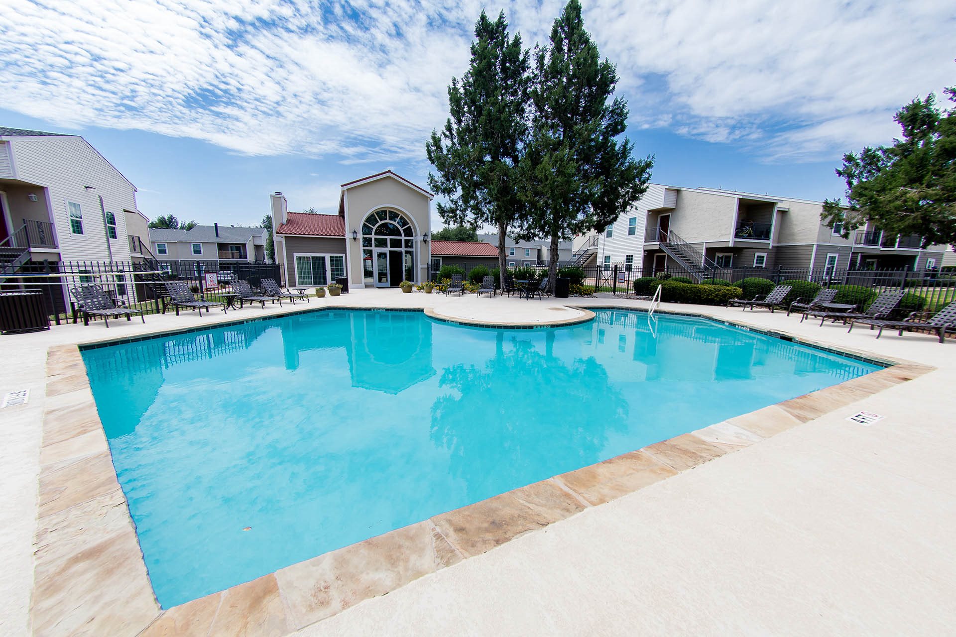 Apartments In Midland Tx Aviare Place Sparkling Swimming Pool At Aviare Place Midland