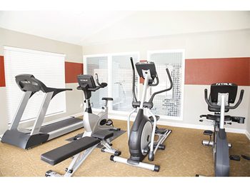 Fitness Center With Modern Equipment at Hawthorne House, Texas, 79705