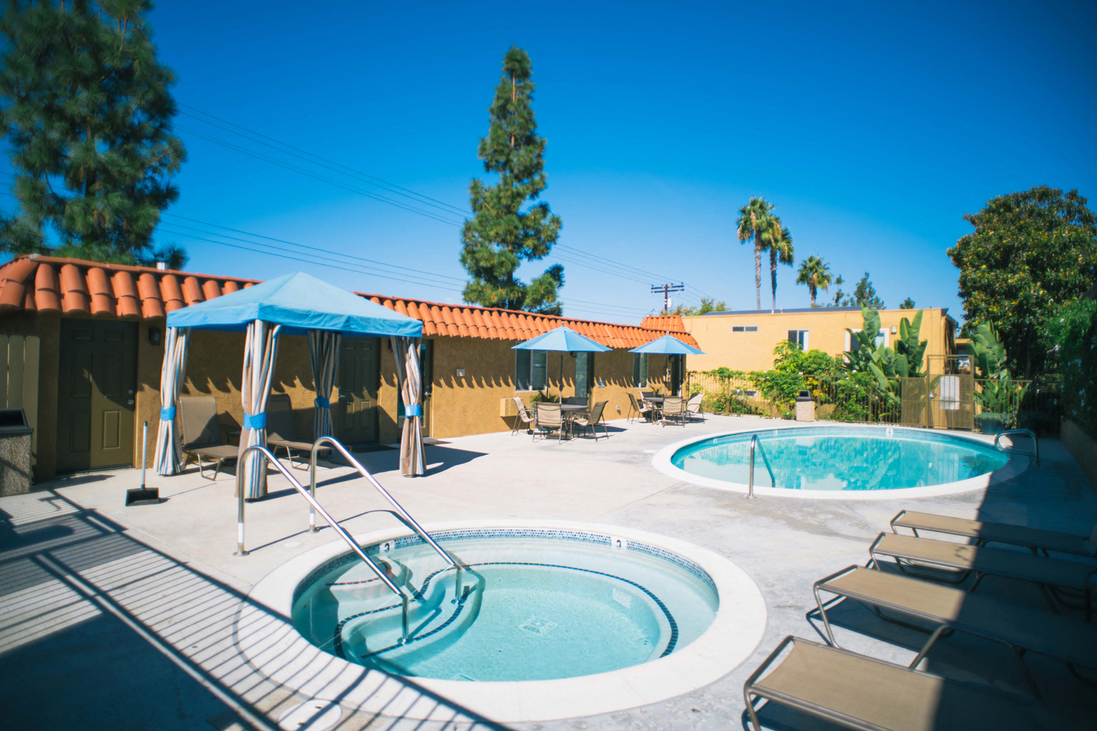 Carlton Heights Villas Apartments in Santee, CA