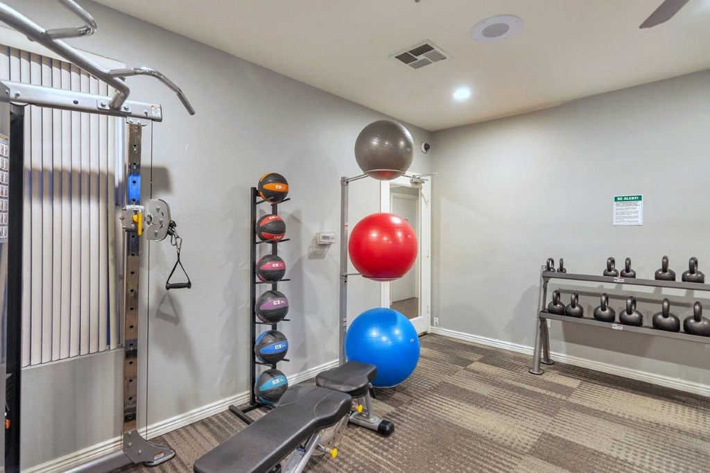 the gym at the preserve apartments