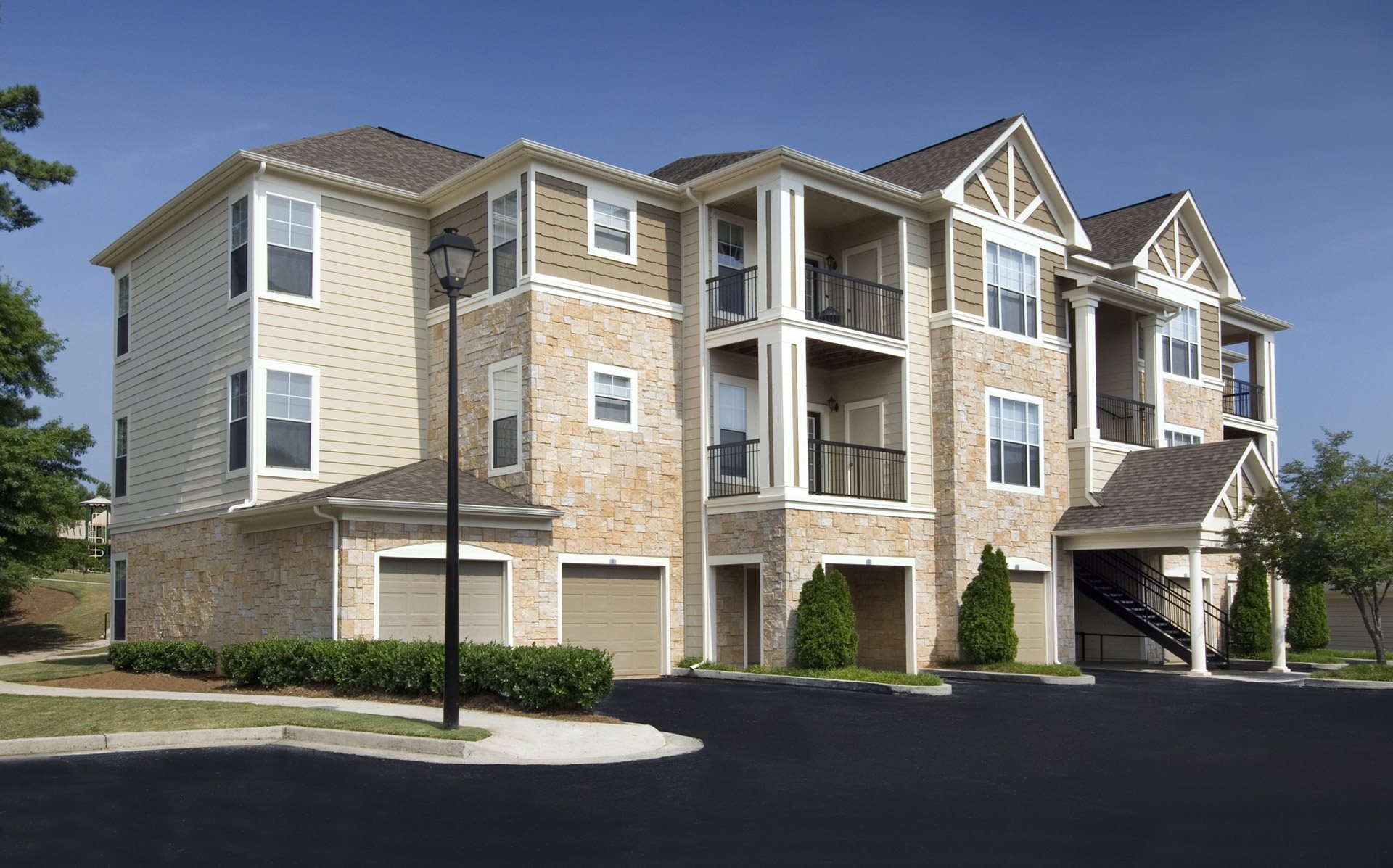 Apartments in Alpharetta, GA Ascent at Windward Apts