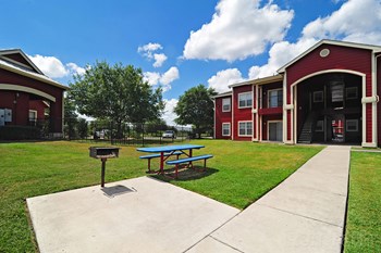 345 Champions Blvd. 2-4 Beds Apartment, Affordable for Rent - Photo Gallery 6