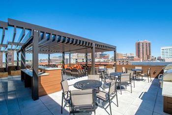 Rooftop Skydeck with Downtown Views at Confluence on 3rd Apartments in Des Moines in Downtown Des Moines