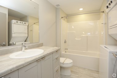 1037 Michigan St. NE 1-2 Beds Apartment for Rent - Photo Gallery 2