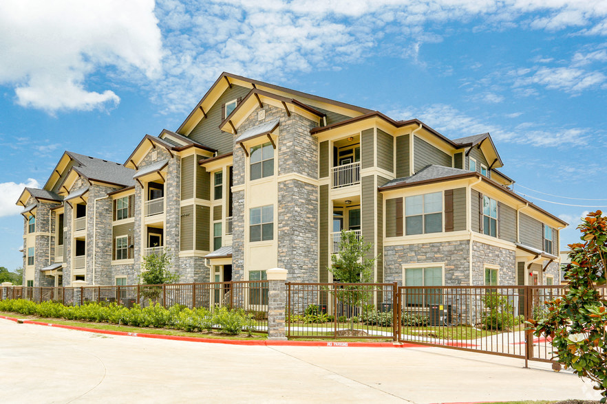 Apartments in Lake Jackson, TX Plantation Park