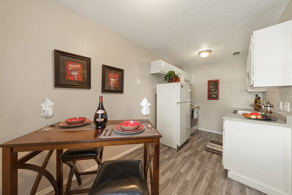 Kitchen & Dining Area