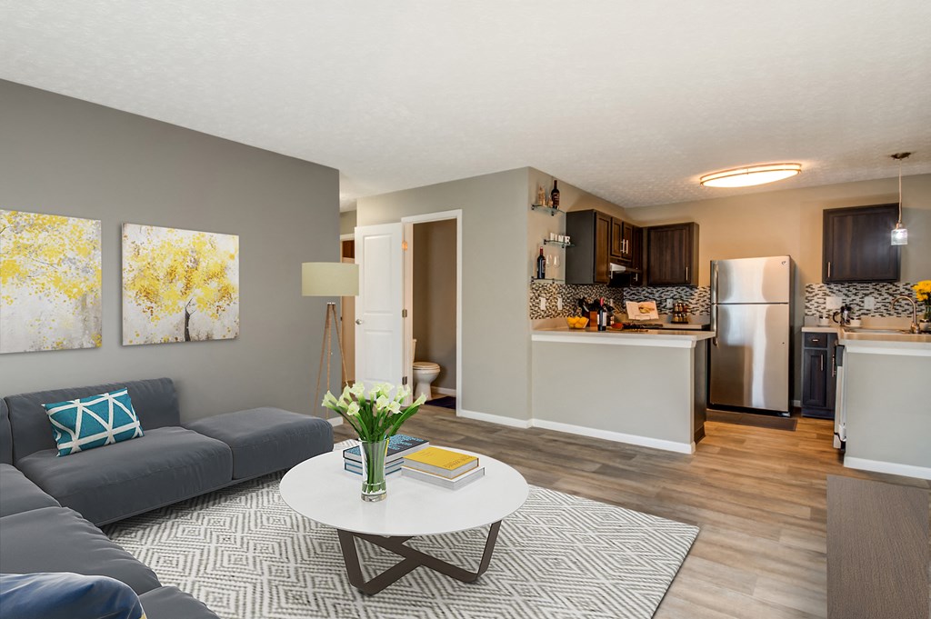 Living Area with couch at Estates at Brentwood Lake Apartments, Ohio, 43068