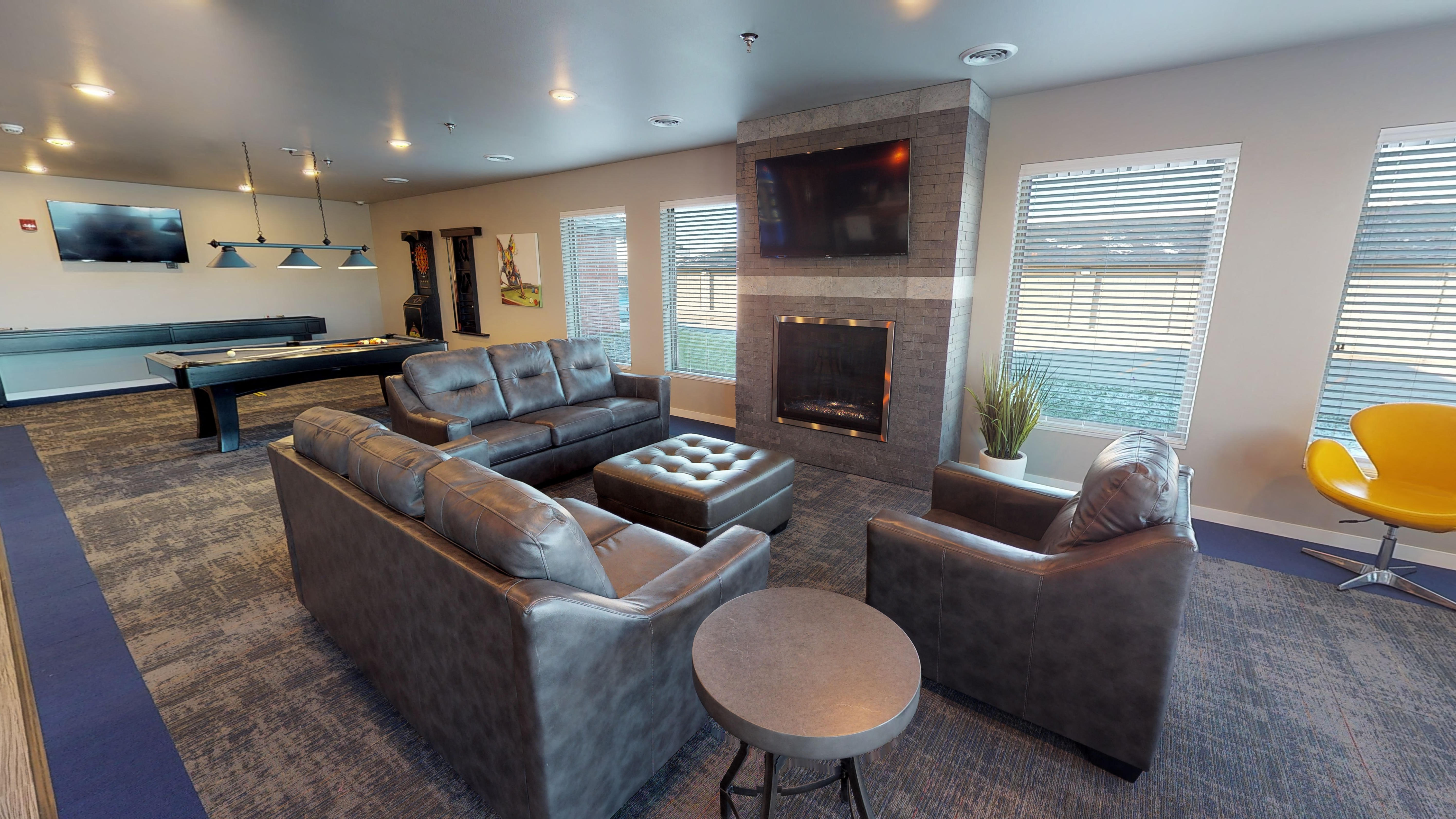 clubhouse, community room, game room