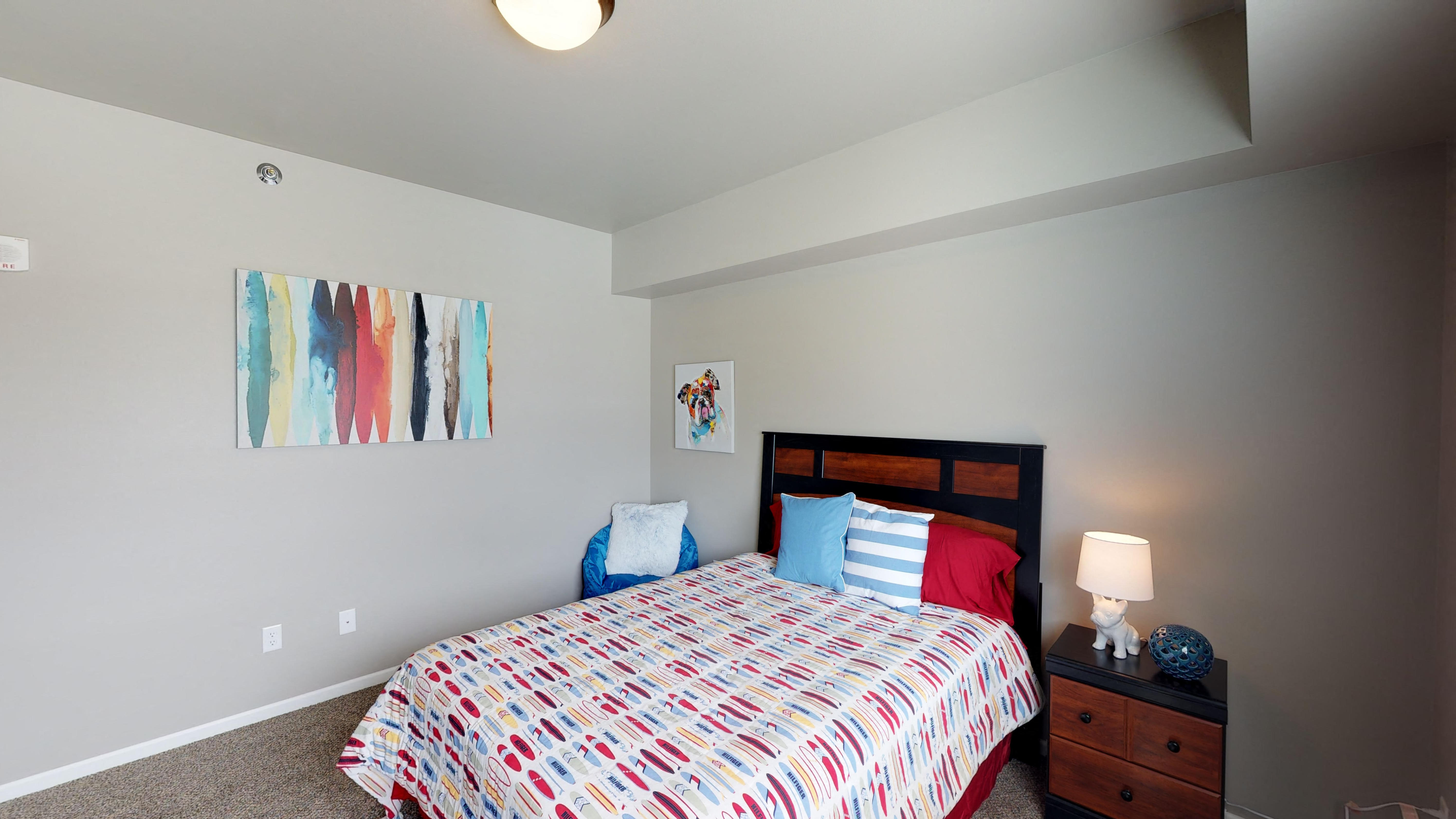 bedroom in fargo apartment